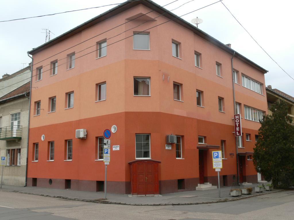 Hotel Centrum Szeged Eksteriør bilde